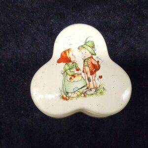 Vintage Spade Shaped Trinket Box With Cute Danish Kids VTG Enesco 3"
